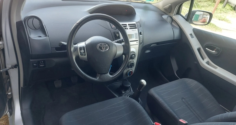 Toyota Yaris cena 12999 przebieg: 140000, rok produkcji 2008 z Tuchola małe 232